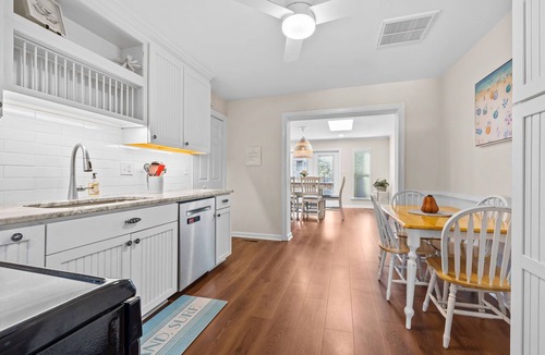 Chic's Beach House | Perfect Beach Getaway Spot and Great For Families