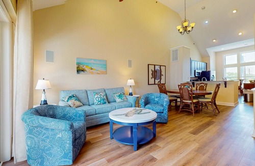 Bermuda Bay Condo | Perfect Family Getaway with Full Kitchen, Wifi and Community Amenities