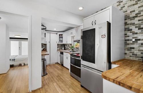 Croissant Park House | Perfect FLL Location with Putting Green