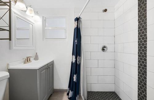 Croissant Park House | Perfect FLL Location with Putting Green