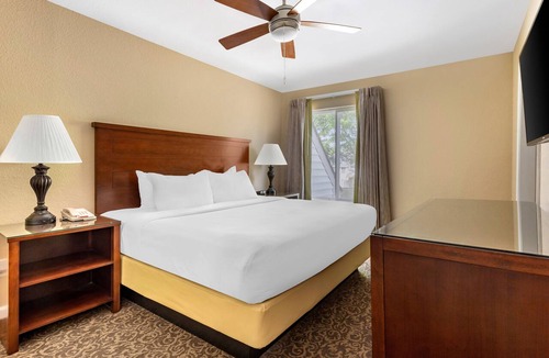 Berkeley Hotel | Perfect for Families! Full Kitchen, Free Parking, Indoor & Outdoor Pools!