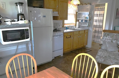 North Truro Cottage | Perfect for Families or Couples RELAX on CAPE COD BAY, Beach Cottage Great Rates
