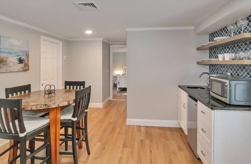 Centerville Apartment | Perfect Getaway for a Couple or a Family with 1-2 Small Kids