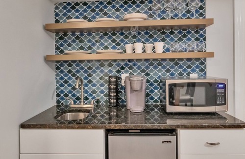 Centerville Apartment | Perfect Getaway for a Couple or a Family with 1-2 Small Kids