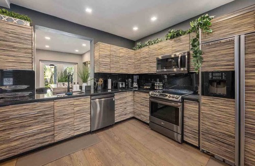Coral Way House | Perfect Location, 6 Bedrooms, 11 Beds, & The Pool - Welcome to the Gucci House!
