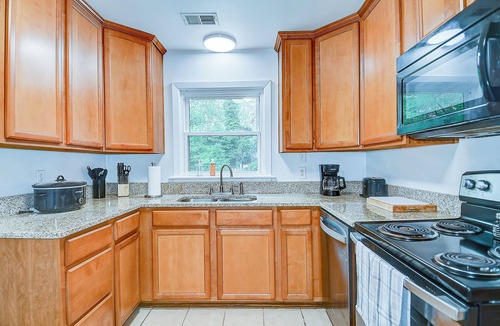 Northeast Virginia Beach House | Perfect location - Close to the Ocean and Bay in Virginia Beach