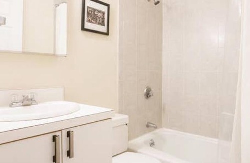 North End Apartment | Perfect North End Apt 2BR 2BA Laundry
