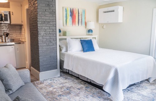 Hampton Hotel | Perfect second floor suite!