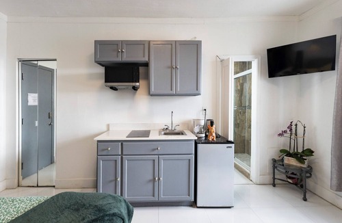 South Pointe Apartment | Perfect stay right on the BEACH with POOL!