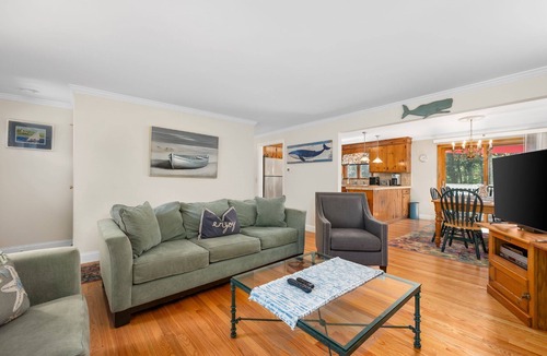 West Chatham House | Perfectly Content: Walk to Schoolhouse Pond