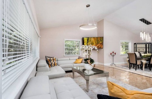 Miami Shores House | Perla (Short-term) · Waterfront Villa w Pool/Theatre!