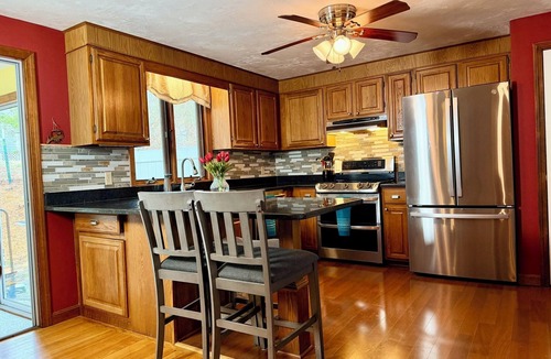Yarmouth Port House | Pet Friendly, 3 Bedroom, 2.5 Bath Sleeps 7, Yarmouth Port Home. With 2 Kayaks