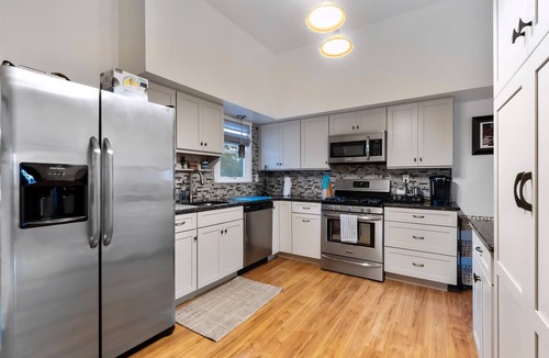 Town Bank House | Pet Friendly 4 Bedroom House in North Cape May