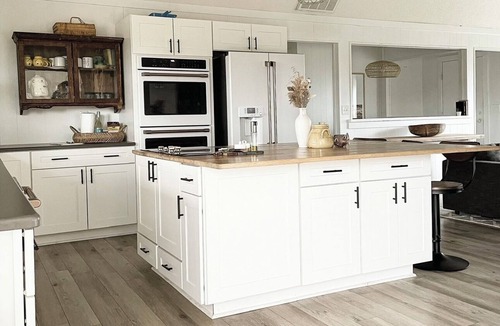 Sea Scape Cottage | Pet Friendly 5-bedroom cottage just a 16-minute walk to Outer Banks Beaches
