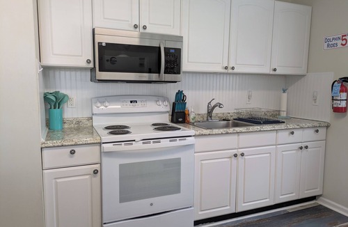 Del Haven House | Pet-Friendly Beach Cottage with Pool on Quiet, Dead-End Street