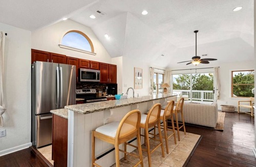 Whalehead Beach Cottage | Pet Friendly Coastal Cottage in Corolla, North Carolina, Complete with Outdoor Pool and Private Hot Tub
