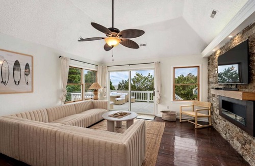 Whalehead Beach Cottage | Pet Friendly Coastal Cottage in Corolla, North Carolina, Complete with Outdoor Pool and Private Hot Tub