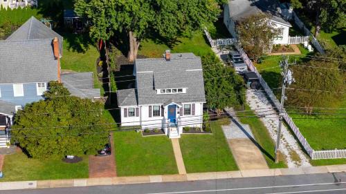 West Annapolis House | Pet-Friendly Cottage Walk to USNA Stadium