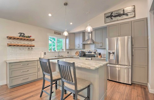Mount Victoria House | Pet-Friendly Mechanicsville Retreat w/Deck!