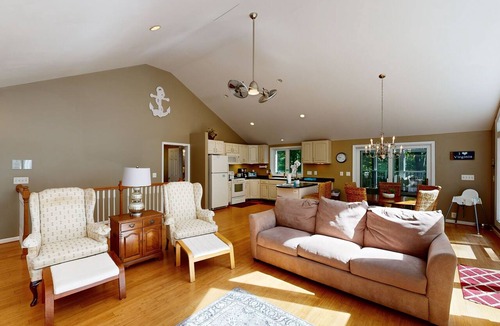 Bumpass House | Pet Friendly, pool table, ping pong, fire pit, free WIFI