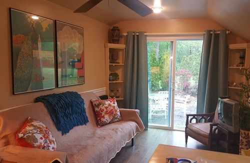 Yarmouth Port Cottage | Pet Friendly Quiet Charming Cottage off the Beaten Path close to all amenities