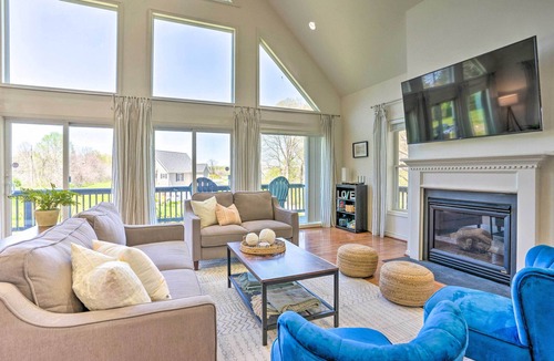 Louisa House | Pet-Friendly Retreat Near Lake Anna w/Decks!
