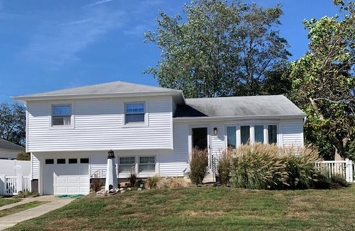 North Cape May House | Pet friendly split level home steps to Delaware Bay
