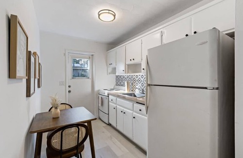 Lake Ridge Apartment | Pet-Friendly Studio w/Patio in Lakeridge