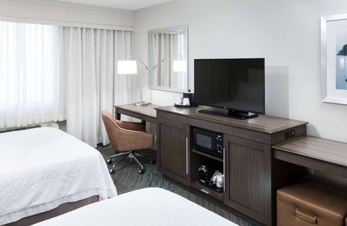Downtown Fort Lauderdale Hotel | Pet-Friendly Stay | Outdoor Pool | Free Hot Breakfast | Parking Available