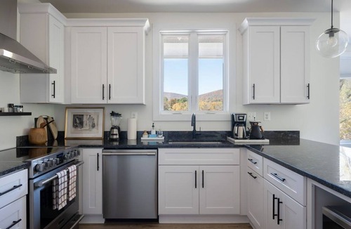 Batesville Apartment | Piedmont Place 304 | Walkable to Downtown Crozet