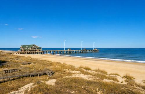 Nags Head House | Pier House - Nags Head MP 17, Oceanfront, Indoor Pool, Hot Tub, Rooftop Deck, Pets OK