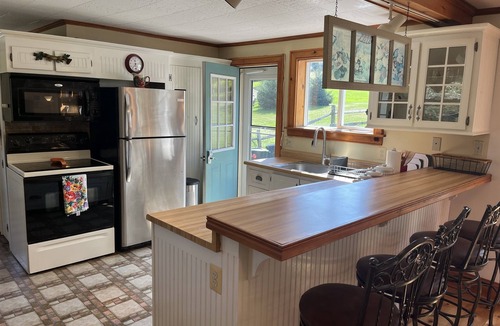 Oneonta House | Pindar's Pond - Private Pond ~ fenced in yard!