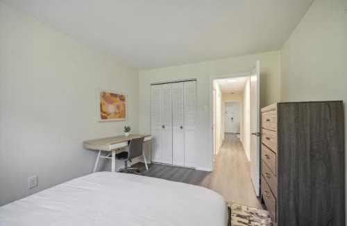 Newark Apartment | Pine Brook 410 I Pool Gym I Free Parking !