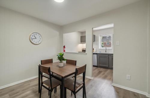 Newark Apartment | Pine Brook 618 I Cozy & Roomy I Gym & Pool