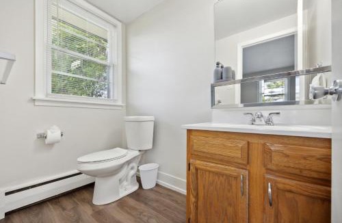 Newark Apartment | PineBrook 1406 I 2br Garden Style Apartment !