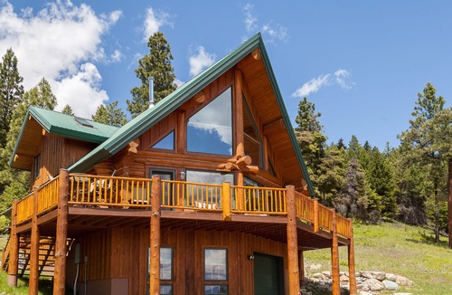 Somers Cabin | Plan ahead! Book your 2026 getaway now and pay 2025 rates!