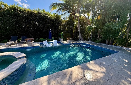 Sunrise House | Plantation Resort Retreat Pool, Hot Tub Near Sawgrass Mills