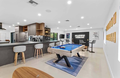 Davie House | Platinum Villa | Karaoke Pickleball BKB Soccer