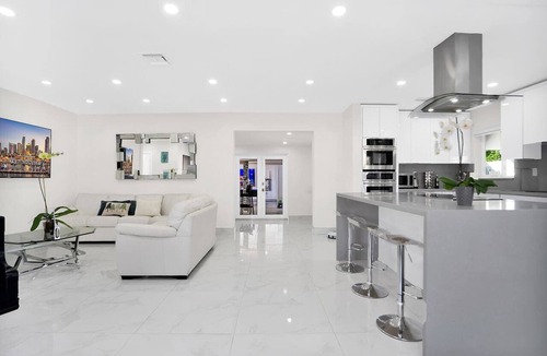 Miami Gardens Villa | Playhouse! 3mi Hard Rock, Heated Pool, Tub & Games
