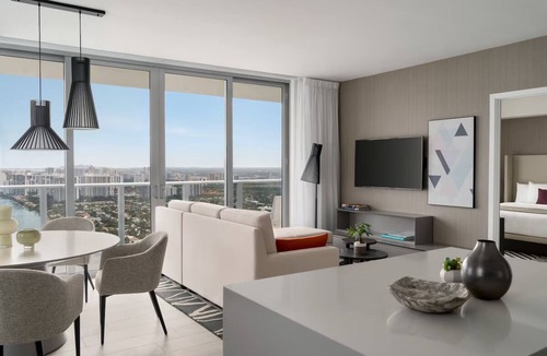 Hollywood South Central Beach Apartment | Pleasant Stay, Convenient Location! 2 Comfortable Units, Onsite Pool