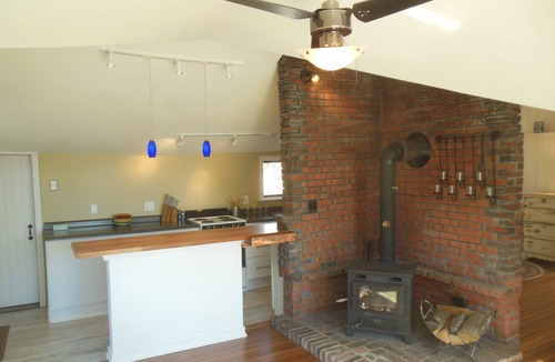 Newbury Cottage | Plum Island Guest Cottage With Water View