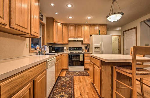Gouldsboro House | Pocono Mountain Home w/3 Community Lakes!