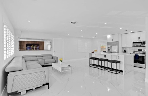 Beachway Estates House | Pompano Gem < 1 mi to Beach & 12 Pickleball courts