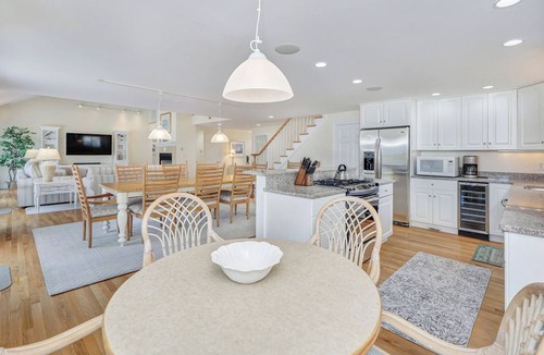 Brewster House | Pond Perch: 239-B Brewster Pond Front Perfection, Walk to Private Beach
