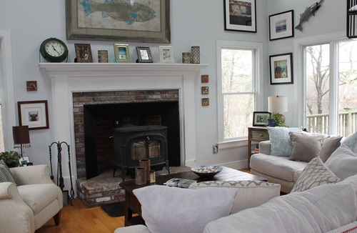 Brewster Cottage | Pondside retreat with hot tub