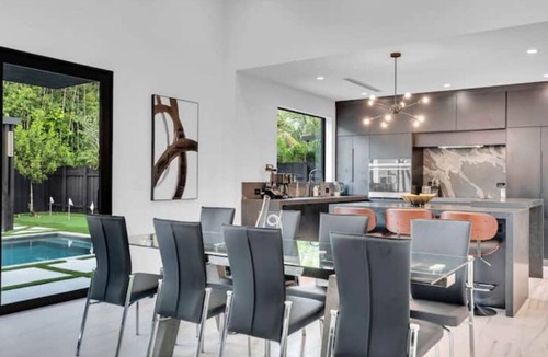 Buena Vista House | Pool Luxury Villa 5BR Wynwood BBQ Grill
