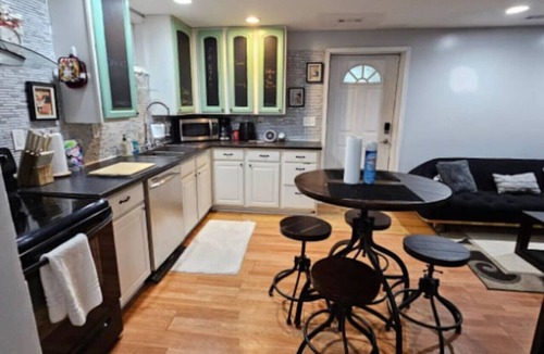 Fredericksburg House | Pool Table Wifi Fireplace Mins to Hospitals no hottub
