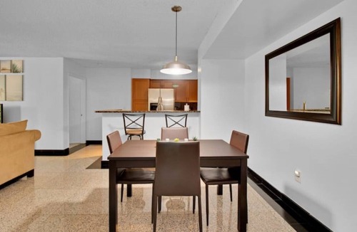 Aventura Condo | Pool View! 2/2 Condo | Yacht Club at Aventura