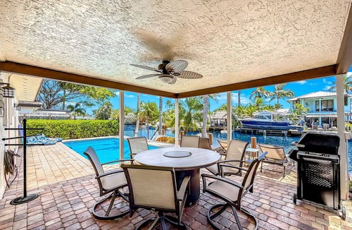 Garden Isles House | Pool & Waterfront! Paddleboards+Close To Beach!