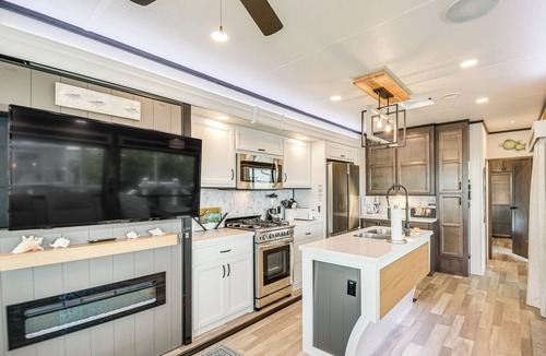 Sandbridge Cottage | Pools, Boat Ramp & More: Cottage in Virginia Beach